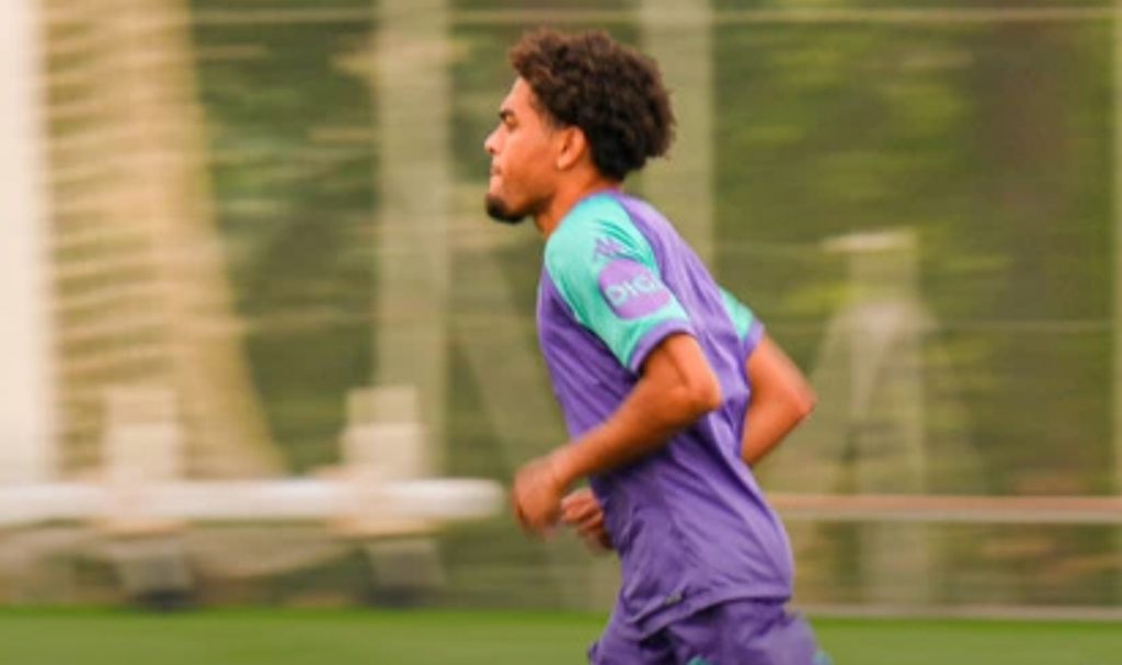 Ponceau completa la primera parte del entrenamiento junto a sus compañeros
