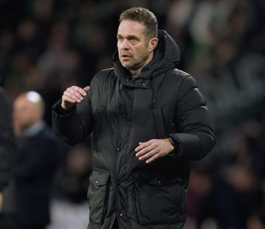 OFICIAL: El Real Valladolid destituye a Tevenet